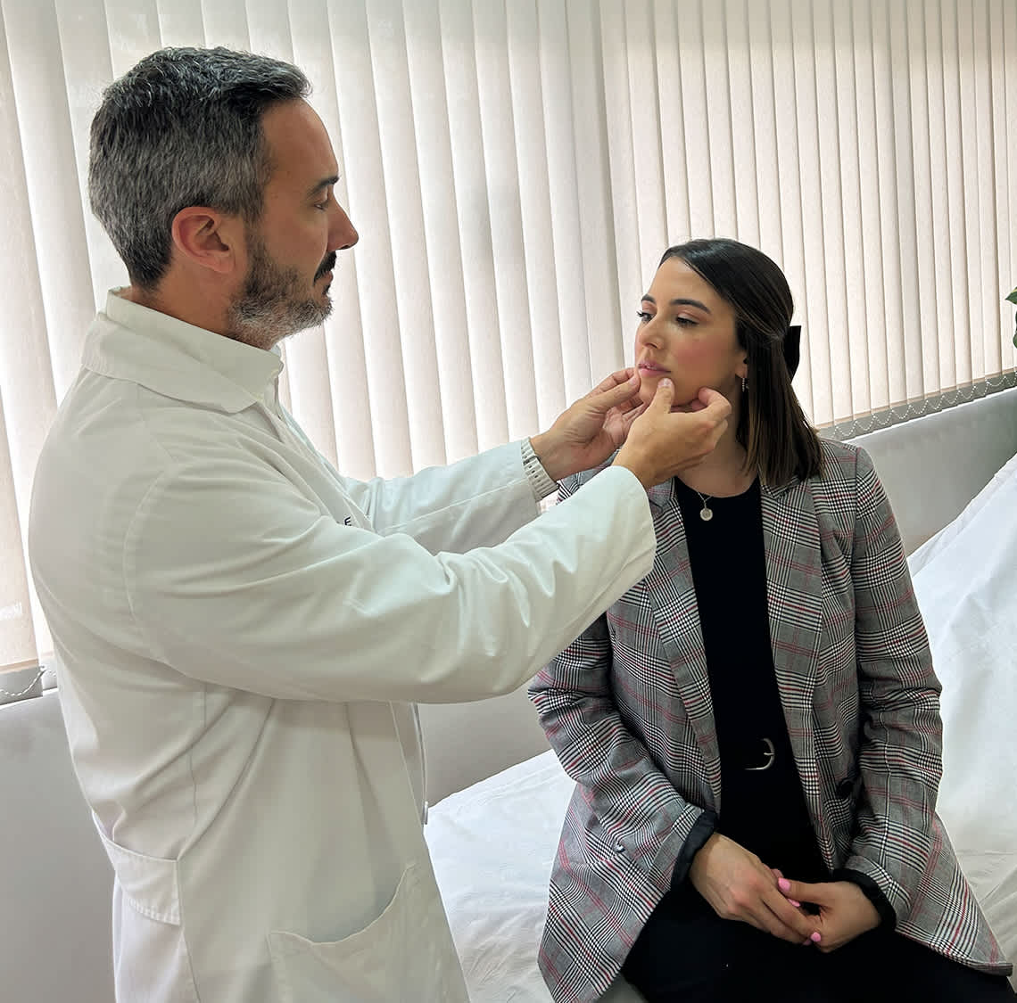 rejuvenecimiento facial sin cirugia malaga